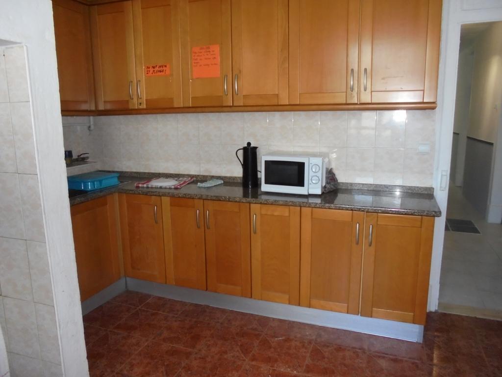 Crescent Hostel *